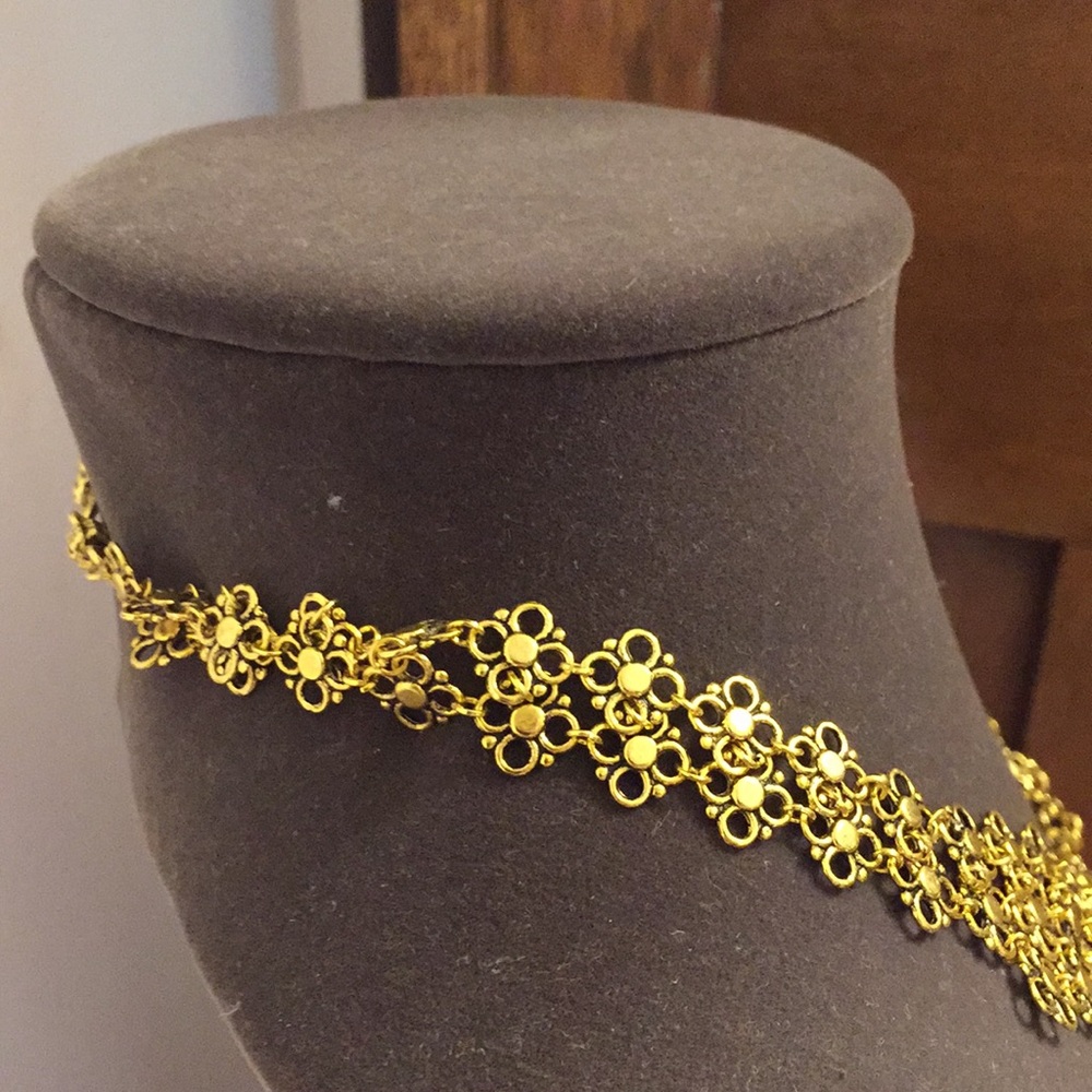 Artisan Crafted Bib-Style gold tone Necklace - Picture 4 of 5